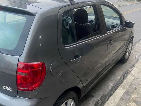 VOLKSWAGEN-FOX-1.0 MI 8V FLEX 4P MANUAL VOLKSWAGEN-FOX-2012