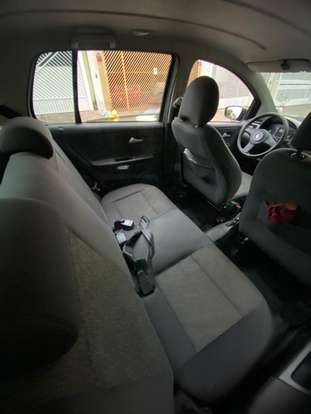 VOLKSWAGEN-FOX-2012