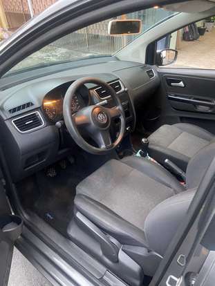 VOLKSWAGEN-FOX-2012