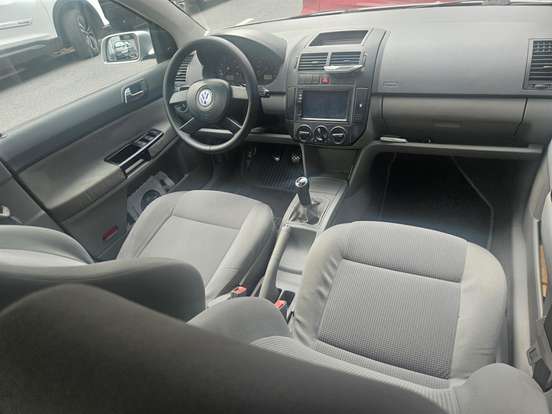 VOLKSWAGEN-POLO-2002