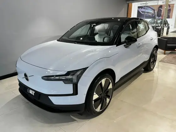 VOLVO EX30 69 KW ELÉTRICO ULTRA