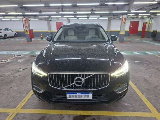VOLVO-XC60-2018