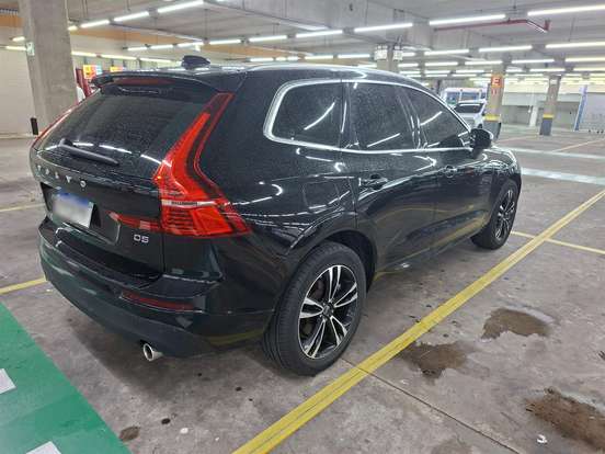 VOLVO-XC60-2018