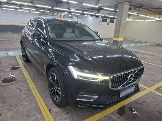 VOLVO-XC60-2018