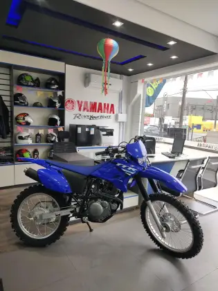 YAMAHA TT-R 230 