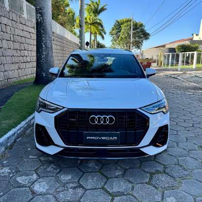 AUDI-Q3-2022