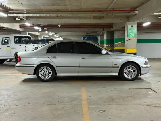 BMW 540i 4.4 PROTECTION SEDAN V8 32V GASOLINA 4P AUTOMÁTICO