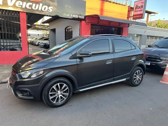CHEVROLET ONIX 1.4 MPFI ACTIV 8V FLEX 4P AUTOMÁTICO