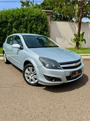 CHEVROLET VECTRA 2.0 MPFI GT HATCH 8V FLEX 4P MANUAL