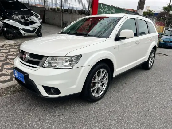 FIAT FREEMONT 2.4 PRECISION 16V GASOLINA 4P AUTOMÁTICO