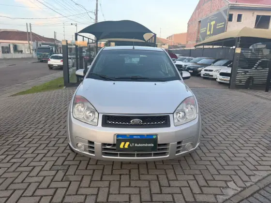 FORD FIESTA 1.6 MPI TRAIL HATCH 8V FLEX 4P MANUAL