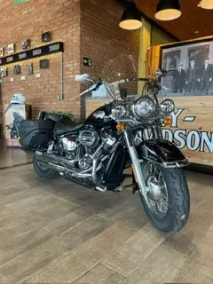 HARLEY-DAVIDSON SOFTAIL HERITAGE CLASSIC 114 HARLEY-DAVIDSON SOFTAIL HERITAGE CLASSIC 114