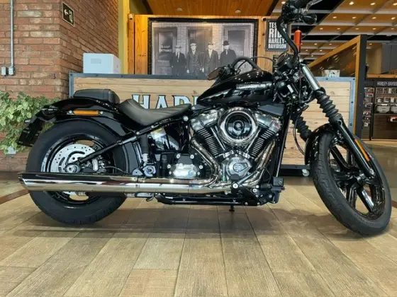 HARLEY-DAVIDSON STREET BOB 