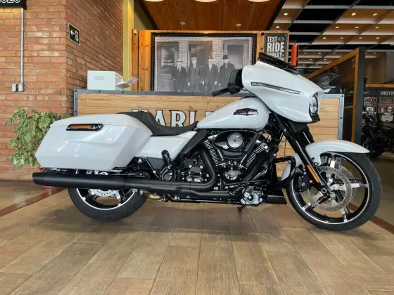 HARLEY-DAVIDSON STREET GLIDE HARLEY-DAVIDSON STREET GLIDE