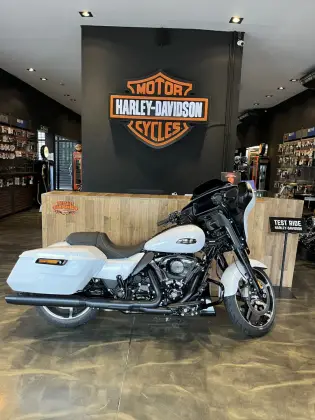 HARLEY-DAVIDSON STREET GLIDE 