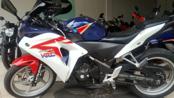 HONDA CBR 250R 