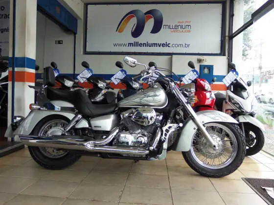 HONDA SHADOW 750 