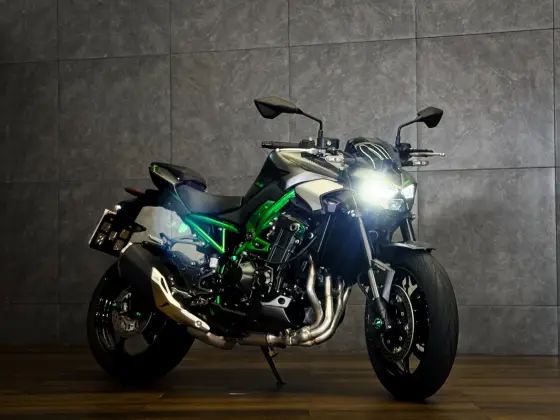 KAWASAKI Z900 