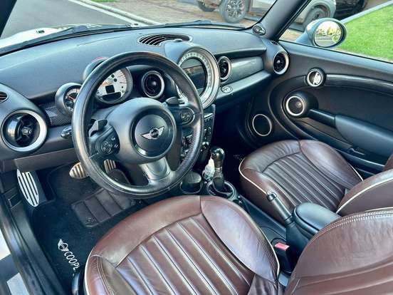 MINI-COOPER-2011