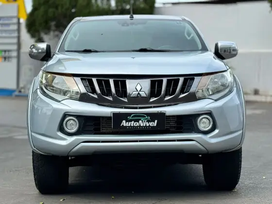 MITSUBISHI L200 TRITON 2.4 16V TURBO DIESEL SPORT HPE CD 4P 4X4 AUTOMÁTICO