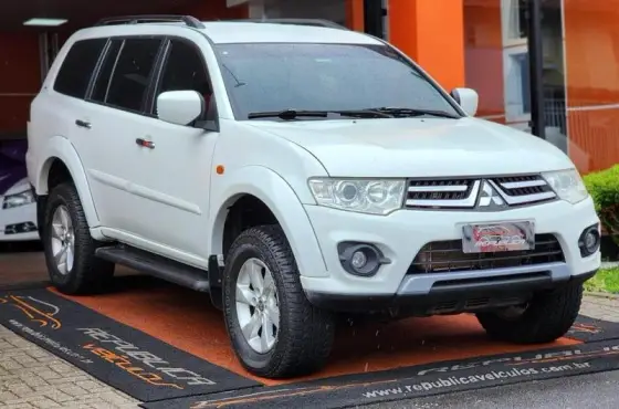 MITSUBISHI PAJERO 3.2 4X4 16V TURBO INTERCOOLER DIESEL 4P AUTOMÁTICO