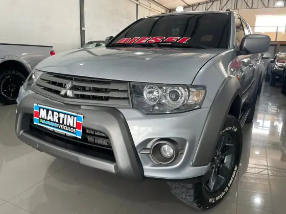 MITSUBISHI PAJERO 3.2 OUTDOOR 4X4 16V TURBO INTERCOOLER DIESEL 4P AUTOMÁTICO