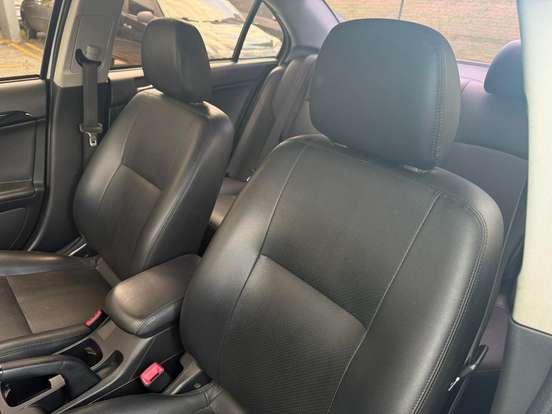 MITSUBISHI-LANCER-2.0 HL 16V GASOLINA 4P AUTOMÁTICO MITSUBISHI-LANCER-2016