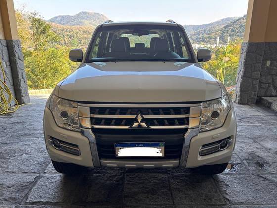 MITSUBISHI PAJERO FULL 3.8 HPE 4X4 V6 24V GASOLINA 4P AUTOMÁTICO