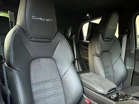 PORSCHE-CAYENNE-2025