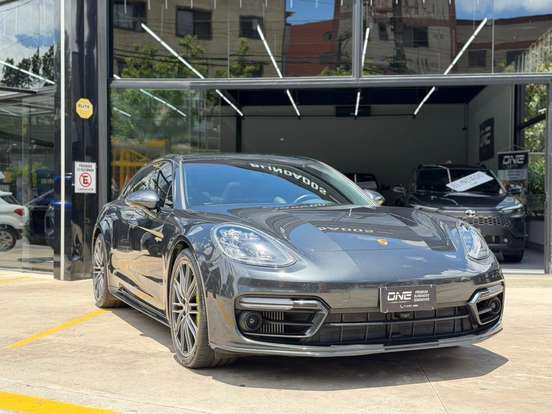 PORSCHE-PANAMERA-2023