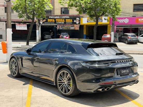 PORSCHE-PANAMERA-2023