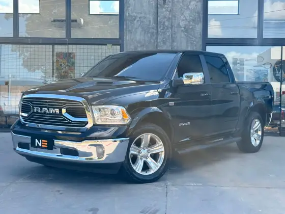 RAM CLASSIC 5.7 V8 GASOLINA LARAMIE CD 4X4 AUTOMÁTICO