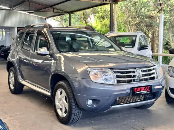 RENAULT DUSTER 2.0 DYNAMIQUE 4X2 16V FLEX 4P AUTOMÁTICO