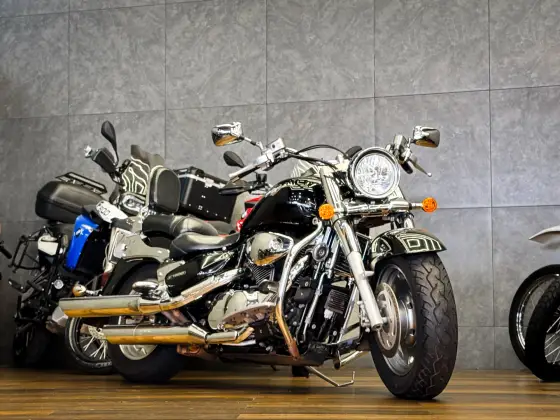 SUZUKI BOULEVARD C1500 
