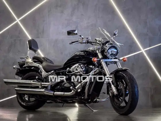 SUZUKI BOULEVARD M800 