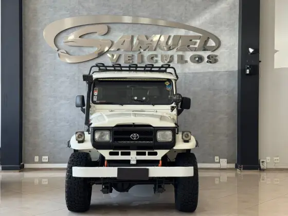 TOYOTA BANDEIRANTE 3.7 BJ50LV 4X4 TETO RIGIDO DIESEL 2P MANUAL