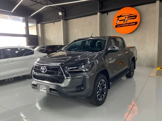 TOYOTA HILUX 2.8 D-4D TURBO DIESEL CD SRV 4X4 AUTOMÁTICO