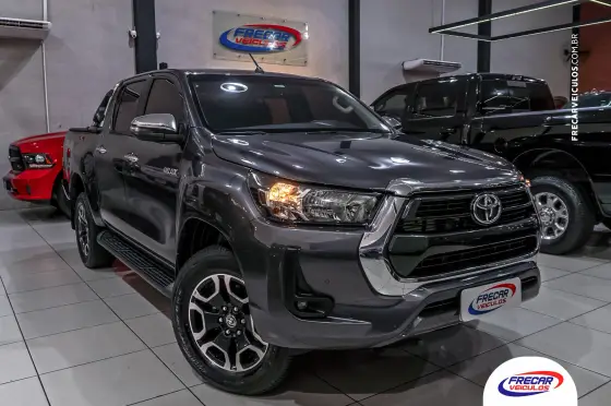 TOYOTA HILUX 2.8 D-4D TURBO DIESEL CD SRV 4X4 AUTOMÁTICO