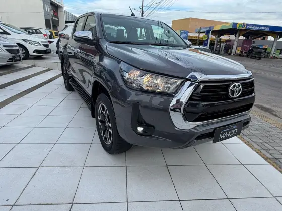 TOYOTA HILUX 2.8 D-4D TURBO DIESEL CD SRX 4X4 AUTOMÁTICO