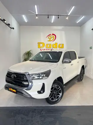TOYOTA HILUX 2.8 D-4D TURBO DIESEL CD SRX 4X4 AUTOMÁTICO