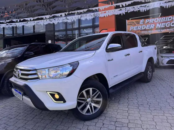 TOYOTA HILUX 2.8 SRV 4X4 CD 16V DIESEL 4P AUTOMÁTICO
