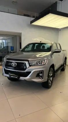 TOYOTA HILUX 2.8 SRX 4X4 CD 16V DIESEL 4P AUTOMÁTICO