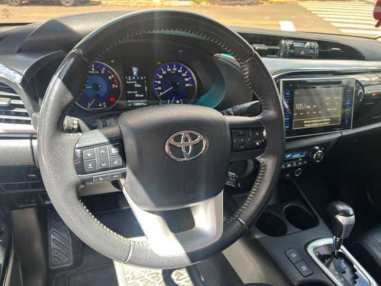 TOYOTA-HILUX-2.7 SRV 4X2 CD 16V FLEX 4P AUTOMÁTICO TOYOTA-HILUX-2017