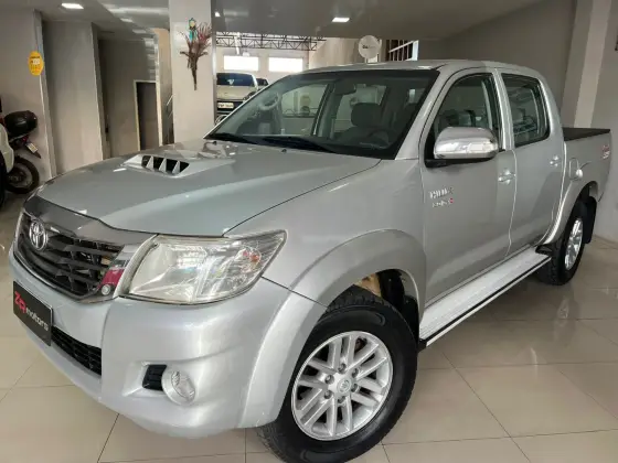 TOYOTA HILUX 3.0 SRV TOP 4X4 CD 16V TURBO INTERCOOLER DIESEL 4P AUTOMÁTICO