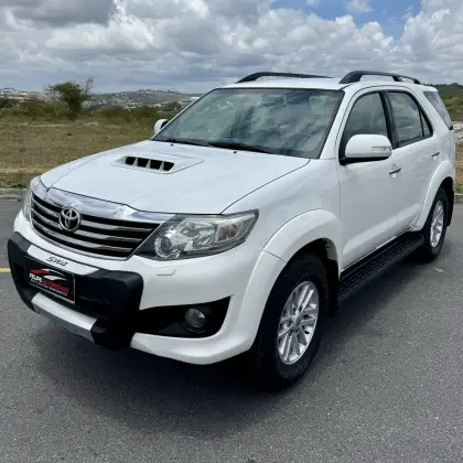 TOYOTA HILUX SW4 3.0 SRV 4X4 7 LUGARES 16V TURBO INTERCOOLER DIESEL 4P AUTOMÁTICO
