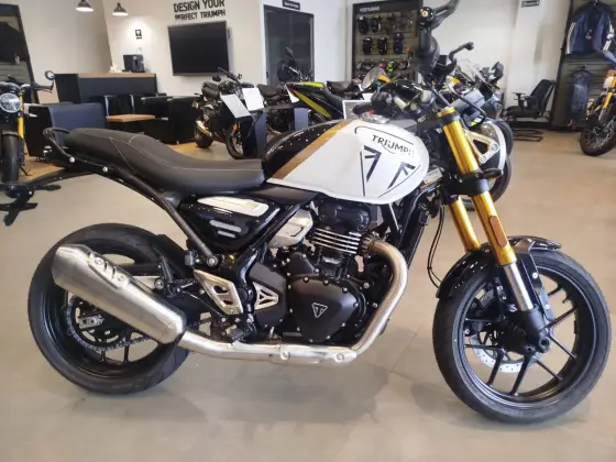 TRIUMPH SPEED 400 