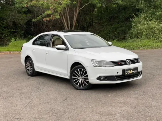 VOLKSWAGEN JETTA 2.0 TSI HIGHLINE 211CV GASOLINA 4P TIPTRONIC