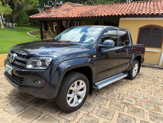 VOLKSWAGEN-AMAROK-2014