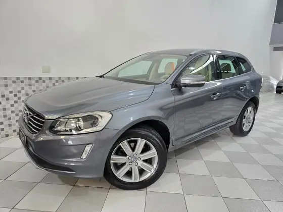 VOLVO XC60 2.0 T5 KINETIC GASOLINA 4P AUTOMÁTICO