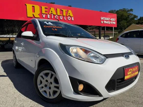 FORD FIESTA 1.6 ROCAM SE SEDAN 8V FLEX 4P MANUAL